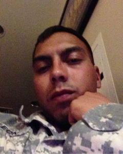 Man, 37. Michael043128