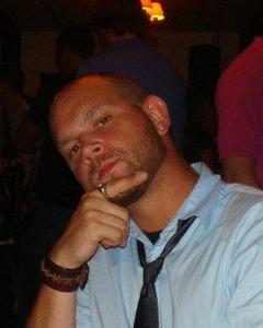 Man, 43. corelement