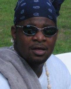 Man, 42. teesteele