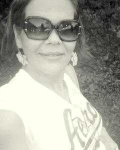 Woman, 60. myrla