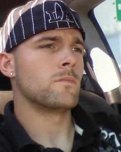Man, 40. ssjtrio