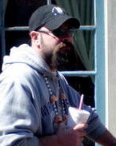 Man, 48. smeels