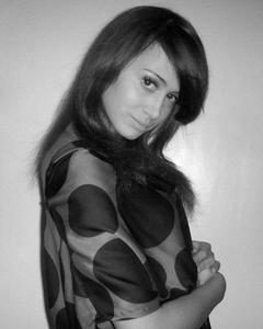 Woman, 44. 3254165
