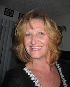 Woman, 61. Me4769