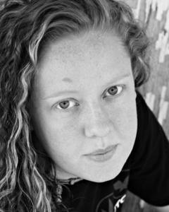 Woman, 37. Bellera