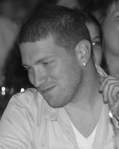 Man, 43. razirazi