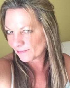 Woman, 62. Lucie814732
