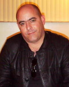 Man, 54. liteeye17