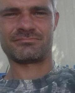 Man, 44. Locolowery