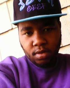 Man, 33. JreaLblEssEd