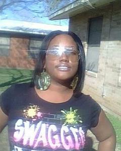 Woman, 40. COOL24060