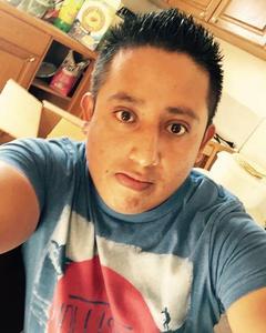 Man, 34. Albinperez