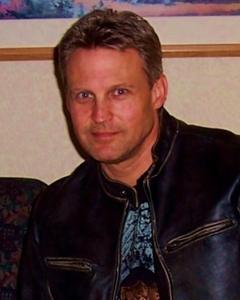 Man, 58. Hoteldesigner