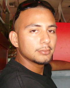 Man, 40. CHICOLOS305
