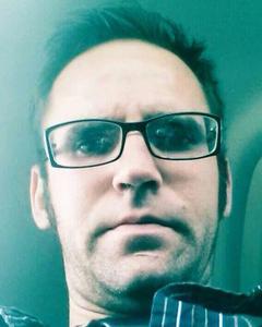 Man, 40. littleboxes