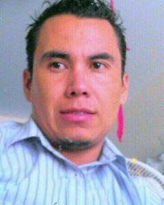 Man, 44. csal8120