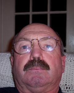 Man, 80. Golfer6228