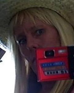 Woman, 62. buttons4334