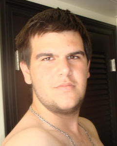 Man, 39. emirba