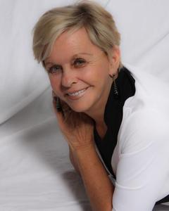 Woman, 83. Blondi413778