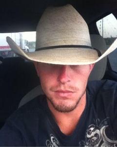 Man, 33. Country2500