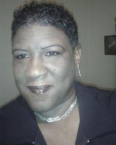 Woman, 57. lipstickstud
