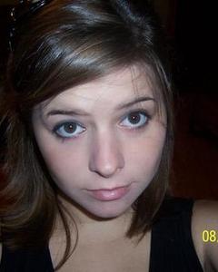 Woman, 38. ChellieBellie