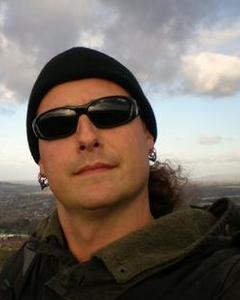 Man, 48. Traveler057043