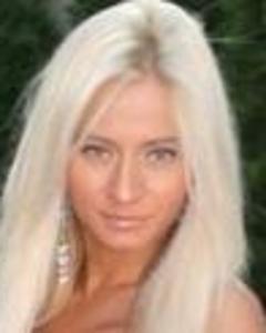 Woman, 43. Sara156435