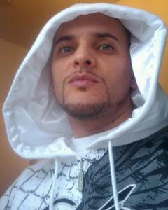 Man, 41. pop0809