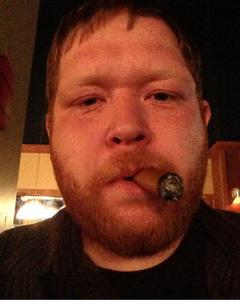 Man, 40. Brokksamson