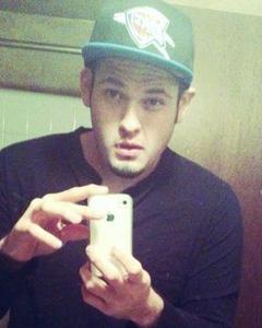 Man, 32. Javier076536