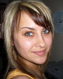 Woman, 39. ArtJunkie5561