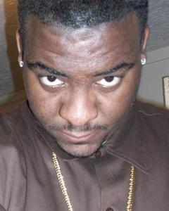 Man, 34. Mr478214