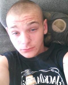 Man, 35. skin_head