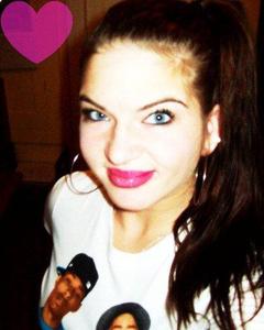 Woman, 44. lotofloveone