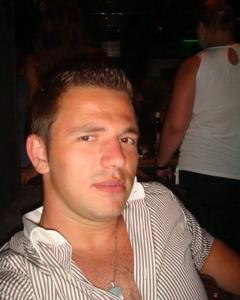 Man, 40. papirein