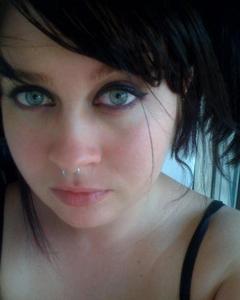Woman, 41. Falcor_7446