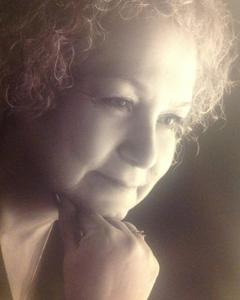 Woman, 74. Vic5853