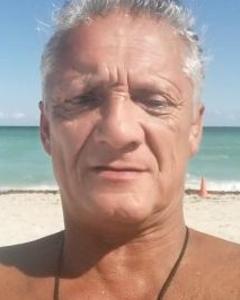 Man, 71. rova8257