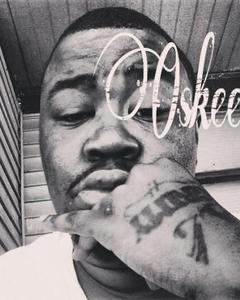 Man, 44. Oskeetbrown
