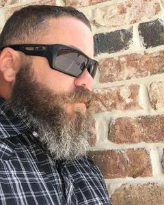 Man, 49. Kentbel