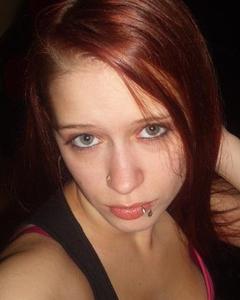 Woman, 33. kait