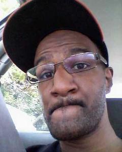 Man, 43. JOVAN4136