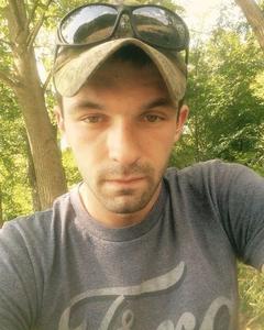 Man, 28. JohnnyD3373