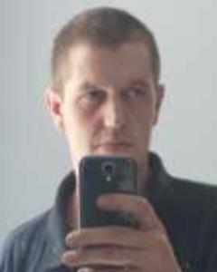 Man, 42. Kkg3552