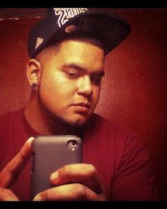 Man, 33. Elnieto