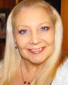 Woman, 60. ElizabethJolie