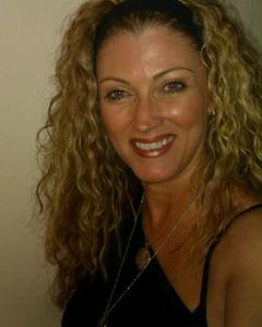 Woman, 63. Roisin6742