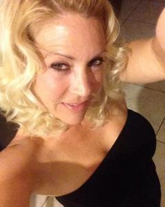 Woman, 55. Nikki883716